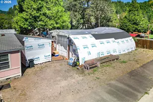 47507 School St, Oakridge, OR 97463 - Photo 3