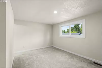 10249 N Tyler Ave, Portland, OR 97203 - Photo 15