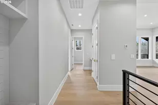 1912 SW Dickinson Ln, Portland, OR 97219 - Photo 19