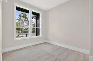 1912 SW Dickinson Ln, Portland, OR 97219 - Photo 27