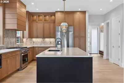 1912 SW Dickinson Ln, Portland, OR 97219 - Photo 9