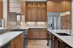 1912 SW Dickinson Ln, Portland, OR 97219 - Photo 11