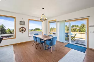 1015 NE 7th Dr, Newport, OR 97365 - Photo 7