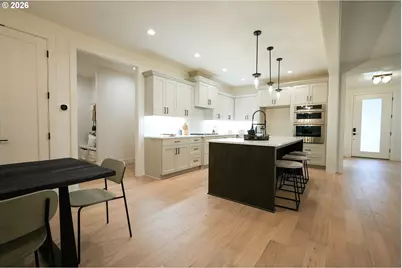 10044 SW 72nd Ave, Tigard, OR 97223 - Photo 9