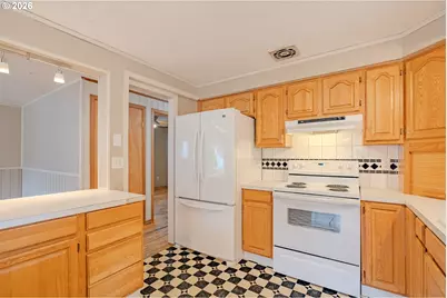 21 NE 199th Ave, Portland, OR 97230 - Photo 17