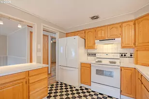 21 NE 199th Ave, Portland, OR 97230 - Photo 17