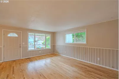 21 NE 199th Ave, Portland, OR 97230 - Photo 3