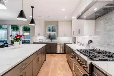 14044 SW Walnut Ln, Tigard, OR 97223 - Photo 11