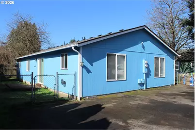 1403 N 4th Ave, Kelso, WA 98626 - Photo 1