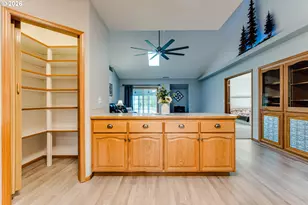 27505 6th St, Junction City, OR 97448 - Photo 17