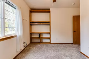 27505 6th St, Junction City, OR 97448 - Photo 33