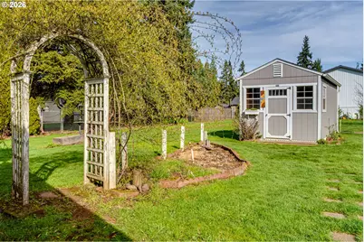 27505 6th St, Junction City, OR 97448 - Photo 41