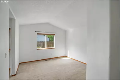 221 W Lincoln St, Carlton, OR 97111 - Photo 27