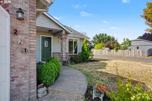 221 W Lincoln St, Carlton, OR 97111 - Photo 7