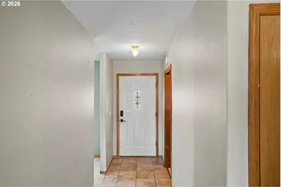 221 W Lincoln St, Carlton, OR 97111 - Photo 9