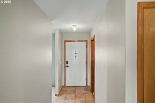 221 W Lincoln St, Carlton, OR 97111 - Photo 9