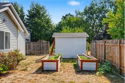 221 W Lincoln St, Carlton, OR 97111 - Photo 37