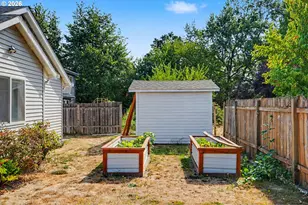 221 W Lincoln St, Carlton, OR 97111 - Photo 37
