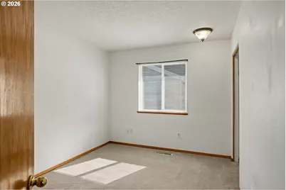 221 W Lincoln St, Carlton, OR 97111 - Photo 23