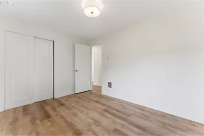 335 N 17th St, Saint Helens, OR 97051 - Photo 17