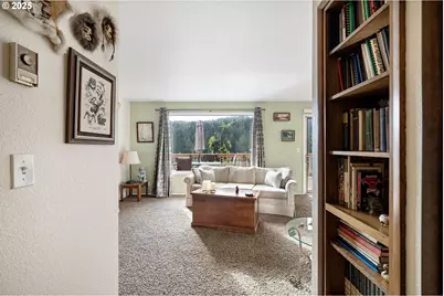 24763 Sturtevant Dr, Veneta, OR 97487 - Photo 9