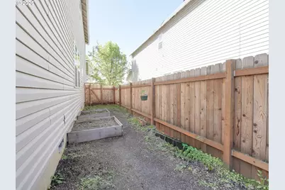 4920 SE 122nd Ave, Portland, OR 97236 - Photo 9