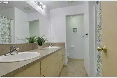 4920 SE 122nd Ave, Portland, OR 97236 - Photo 7