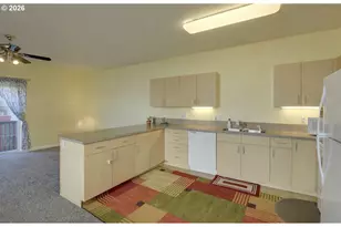 4920 SE 122nd Ave, Portland, OR 97236 - Photo 3