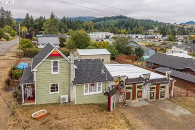 1404 Harris St, Myrtle Point, OR 97458 - Photo 3