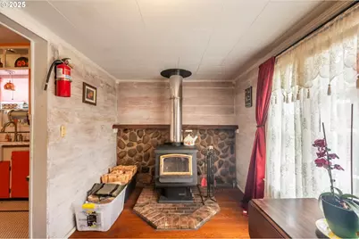 1404 Harris St, Myrtle Point, OR 97458 - Photo 39