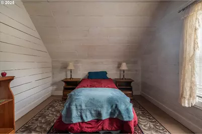 1404 Harris St, Myrtle Point, OR 97458 - Photo 19