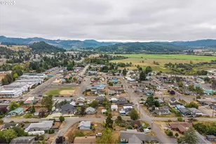 1404 Harris St, Myrtle Point, OR 97458 - Photo 7