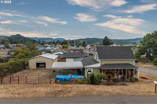 1404 Harris St, Myrtle Point, OR 97458 - Photo 1