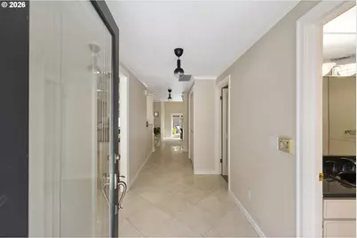 32 Greenridge Ct, Lake Oswego, OR 97035 - Photo 3
