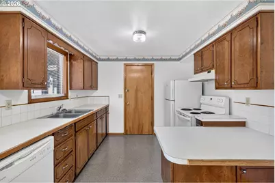 11103 NE 42nd St, Vancouver, WA 98682 - Photo 9