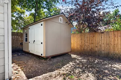 624 Church St, Woodburn, OR 97071 - Photo 31