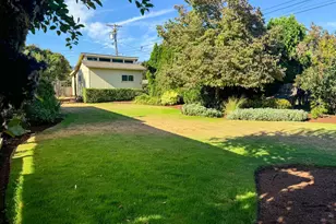 2641 Castle Dr, Springfield, OR 97477 - Photo 37