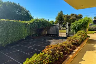 2641 Castle Dr, Springfield, OR 97477 - Photo 3