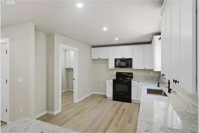511 9th Ave, Coos Bay, OR 97420 - Photo 11