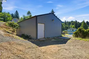 511 9th Ave, Coos Bay, OR 97420 - Photo 5