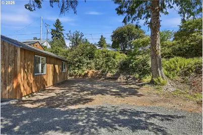 511 9th Ave, Coos Bay, OR 97420 - Photo 31
