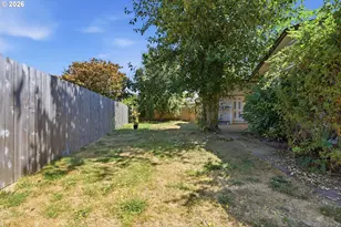 2293 Country Club Terrace, Woodburn, OR 97071 - Photo 25