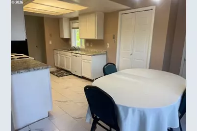 165 N Garden Way, Eugene, OR 97401 - Photo 9