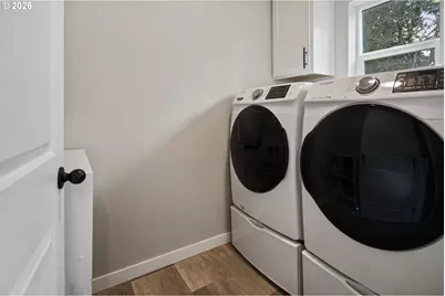 1042 S College St, Newberg, OR 97132 - Photo 17