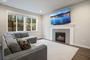 1042 S College St, Newberg, OR 97132 - Photo 3