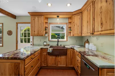 10030 NE Skidmore St, Portland, OR 97220 - Photo 15