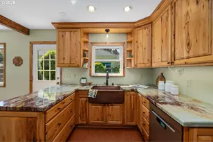 10030 NE Skidmore St, Portland, OR 97220 - Photo 15