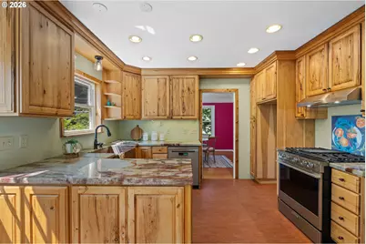 10030 NE Skidmore St, Portland, OR 97220 - Photo 13