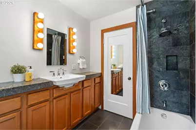 10030 NE Skidmore St, Portland, OR 97220 - Photo 21