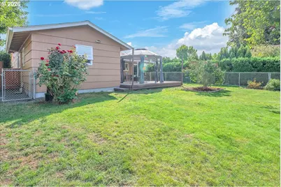 943 Oregon Way, Woodburn, OR 97071 - Photo 33